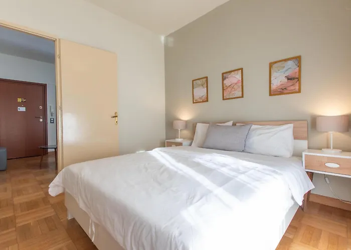 Houseloft Rotunda Getaway